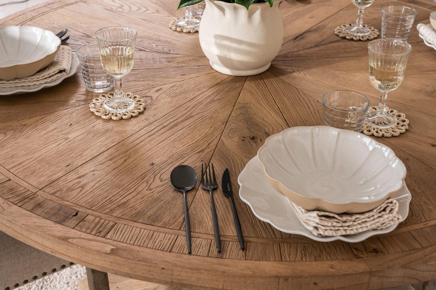 Traditional Oak Round 150 to 200cm Extending Dining Table