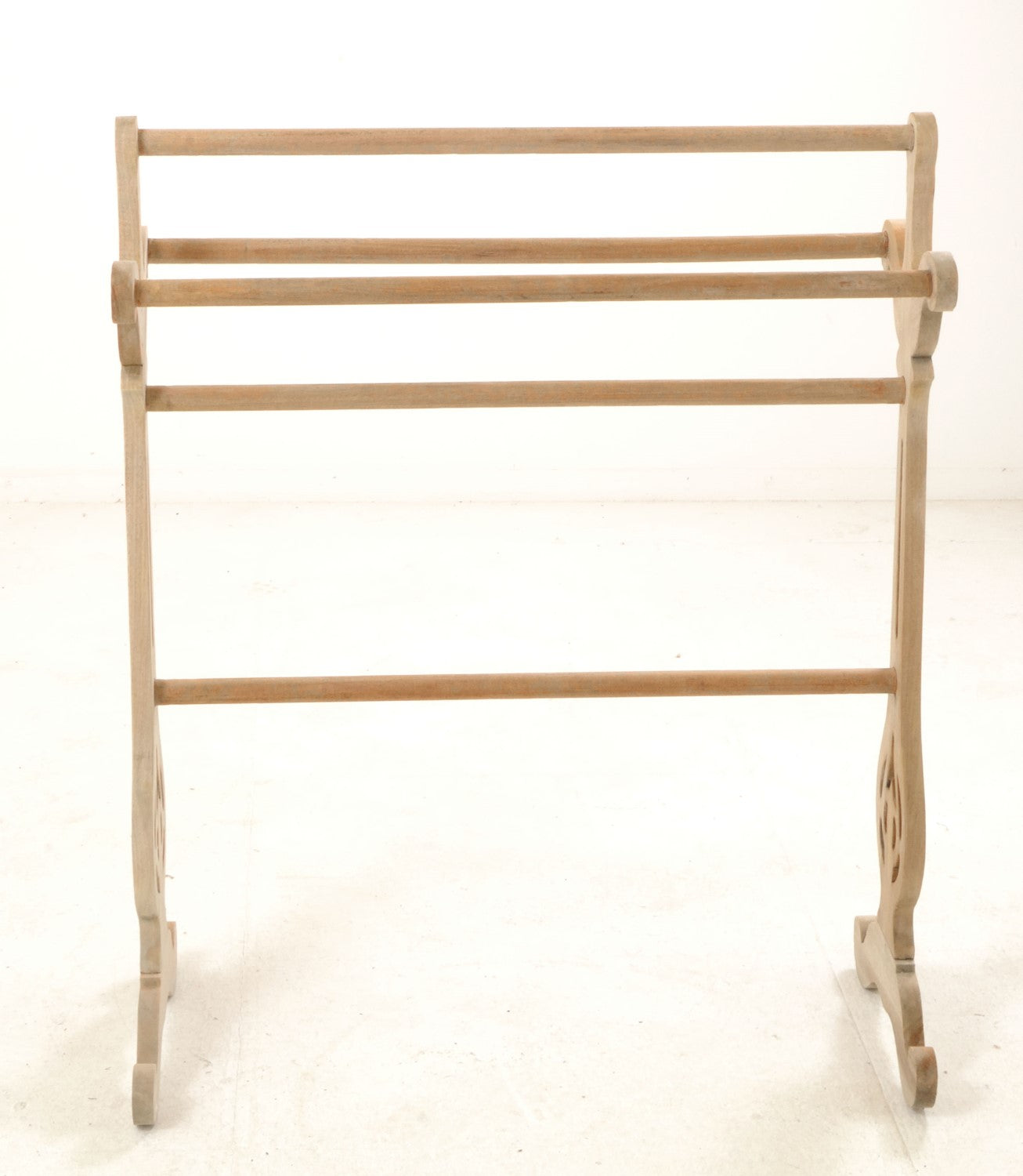 Vintage Mahogany Wood Handcrafted Decorative Towel Rail - Home Furniture Interiors