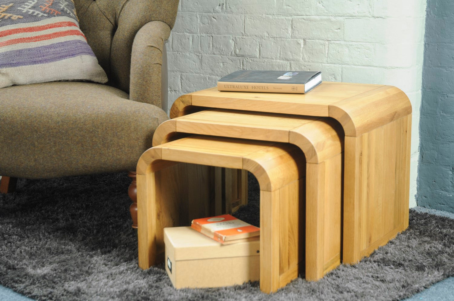 Retro Light Oak Curved Wooden Nest Of 3 Side Lamp Occasional Tables