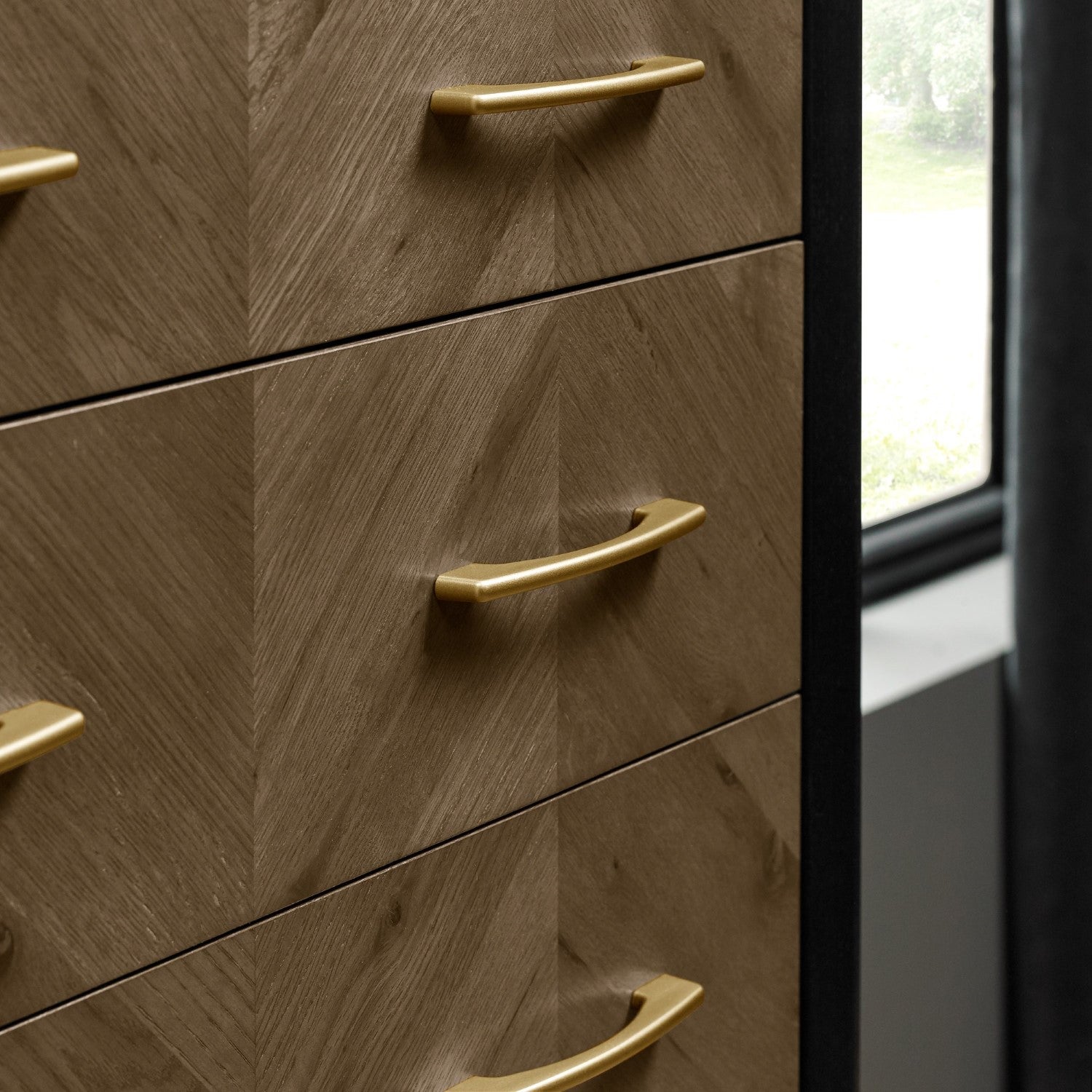 Oak Chevron Patterned 120cm Tall Chest of 5 Drawer 80cm Wide - Home Furniture Interiors
