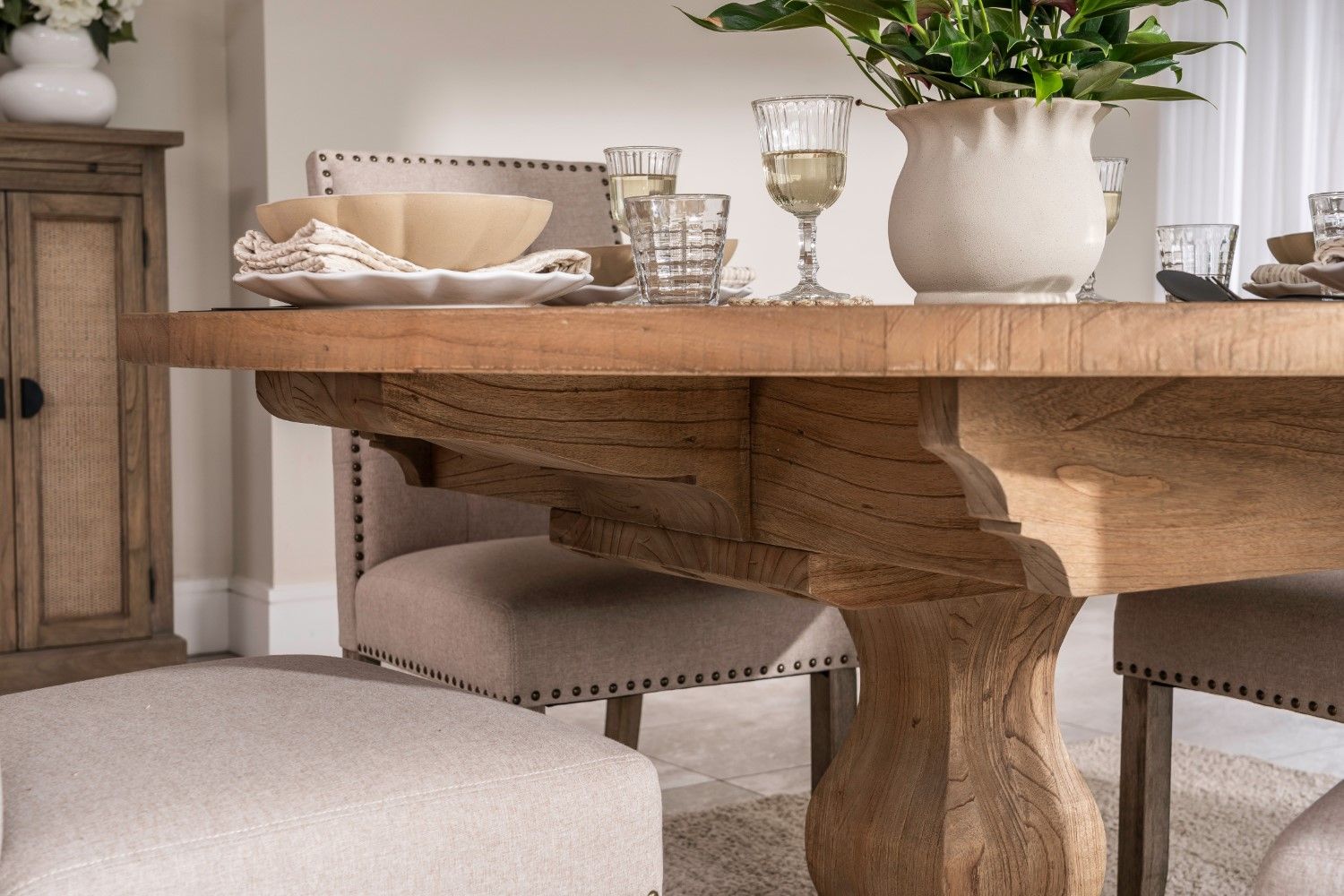 Traditional Oak Round 150 to 200cm Extending Dining Table - Home Furniture Interiors