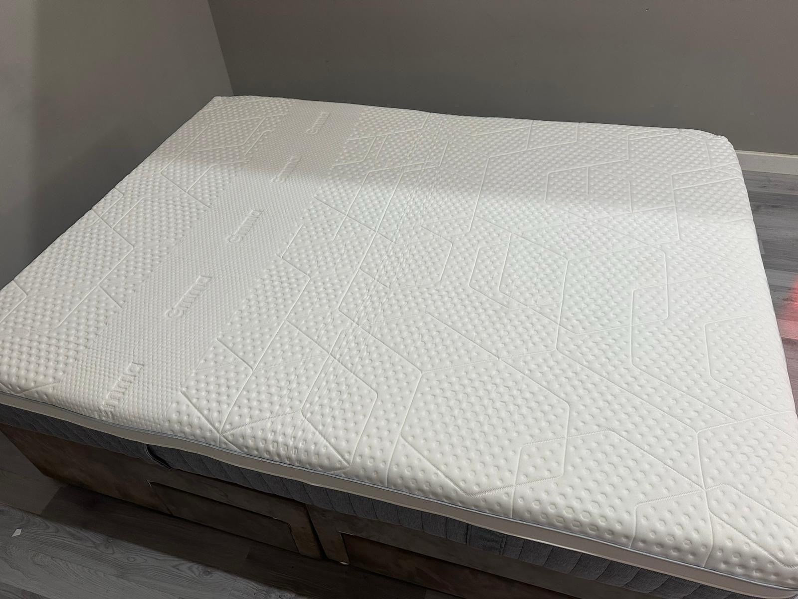 Emma Smart Deluxe Hybrid Mattress 5FT Kingsize RRP £1399