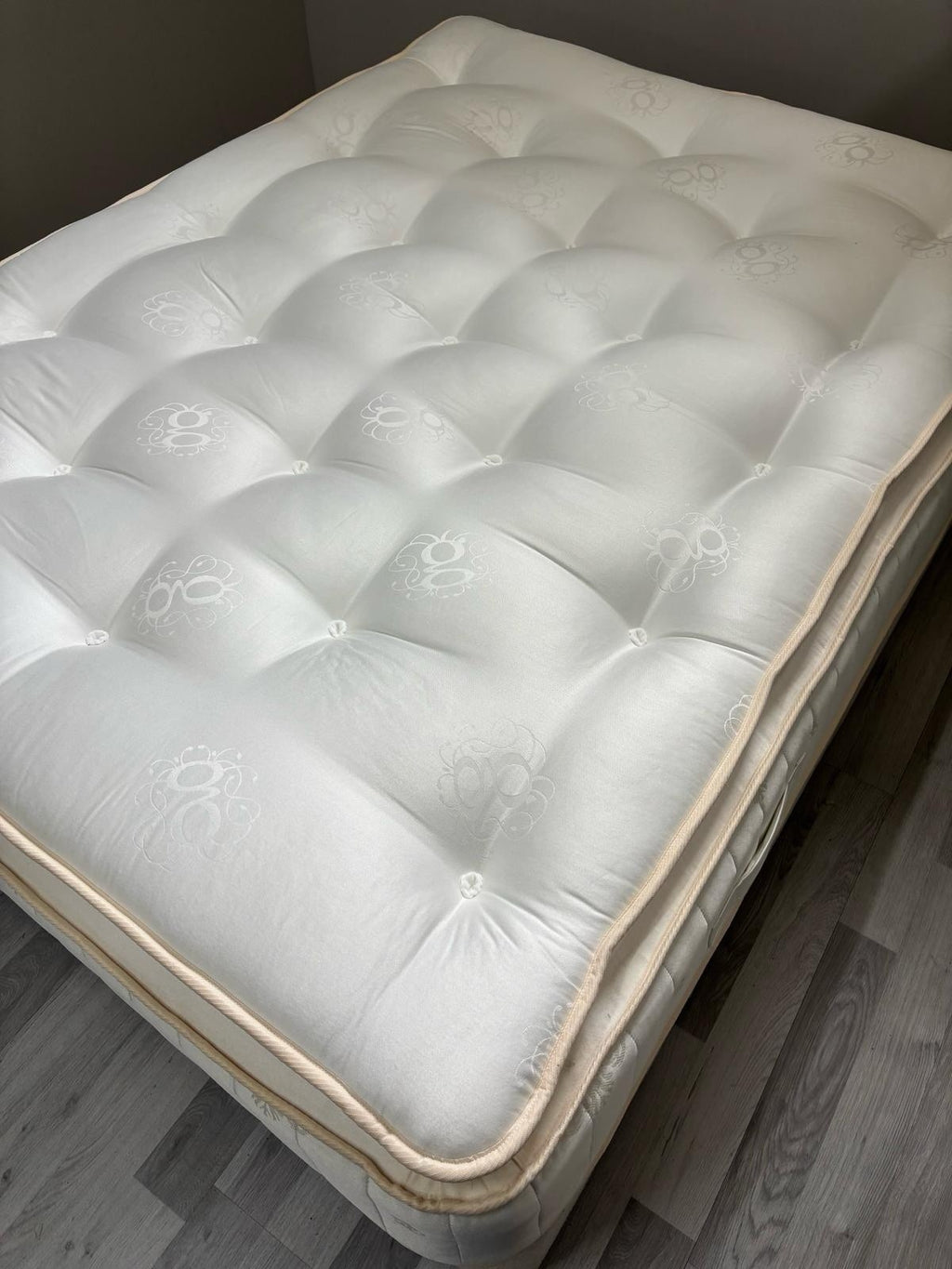 Bespoke Decadence 5ft Kingsize Mattress - RRP £1699 - Best Price Online B - Home Furniture Interiors