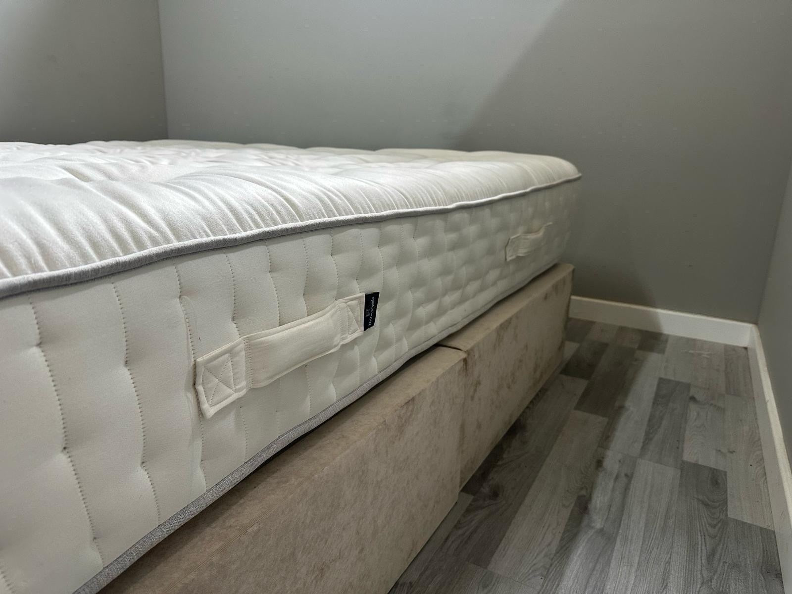 Harrison Spinks Yorkshire 30k/ 30,000 6FT Superking + Topper RRP £8045 - Home Furniture Interiors