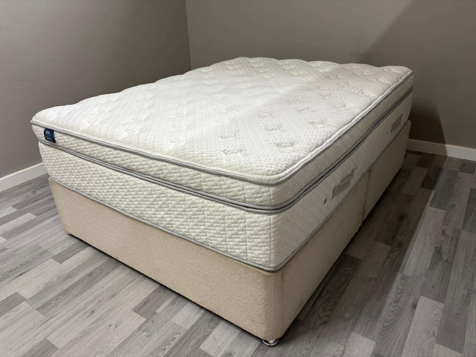 IGEL 3000 / 5000 Advance Nanotech 4FT 6 Double Plushtop Mattress - RRP £1.699  B - Home Furniture Interiors