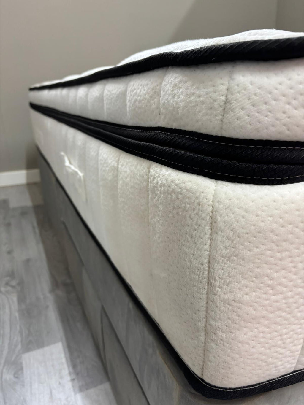 IGEL 3000i Nanotech 5ft Kingsize Plushtop Mattress - RRP £1499 Firm - Home Furniture Interiors