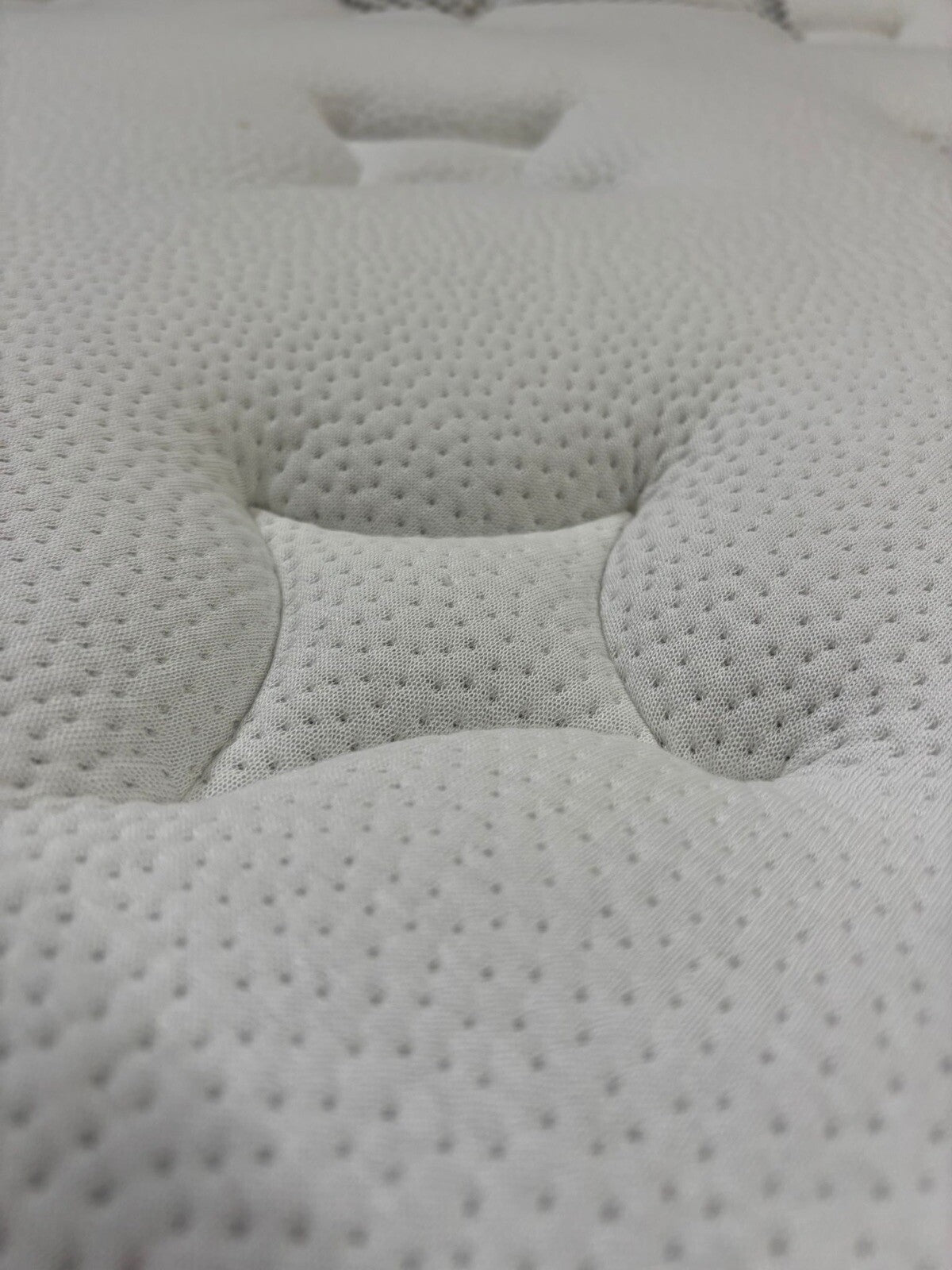 IGEL 5000i Nanotech 6FT SuperKing Plushtop Zip & Link Mattress - RRP £2799