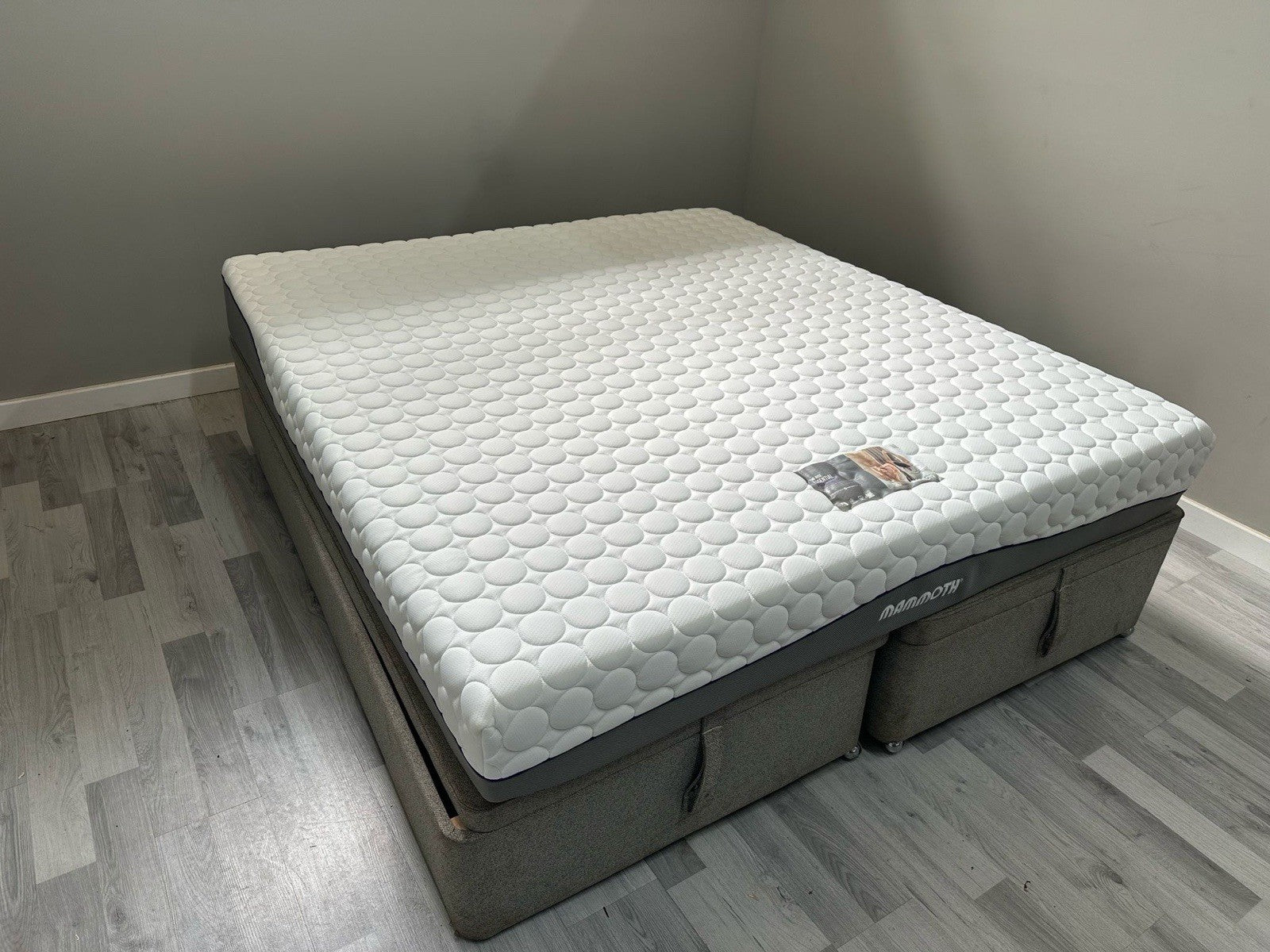 Mammoth Rise Essential Pocket 1000 6ft Superking Mattress RRP £1199 B - Home Furniture Interiors