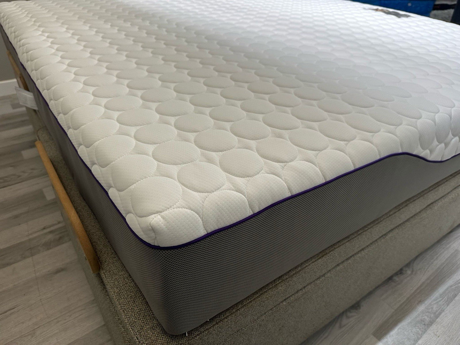 Mammoth Rise Essential Pocket 1000 6ft Superking Mattress RRP £1199 B - Home Furniture Interiors
