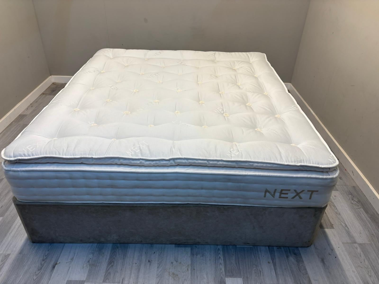 Laura Ashley White Emsworth 2500 Pocket Sprung Medium Mattress 6FT Superking - Home Furniture Interiors