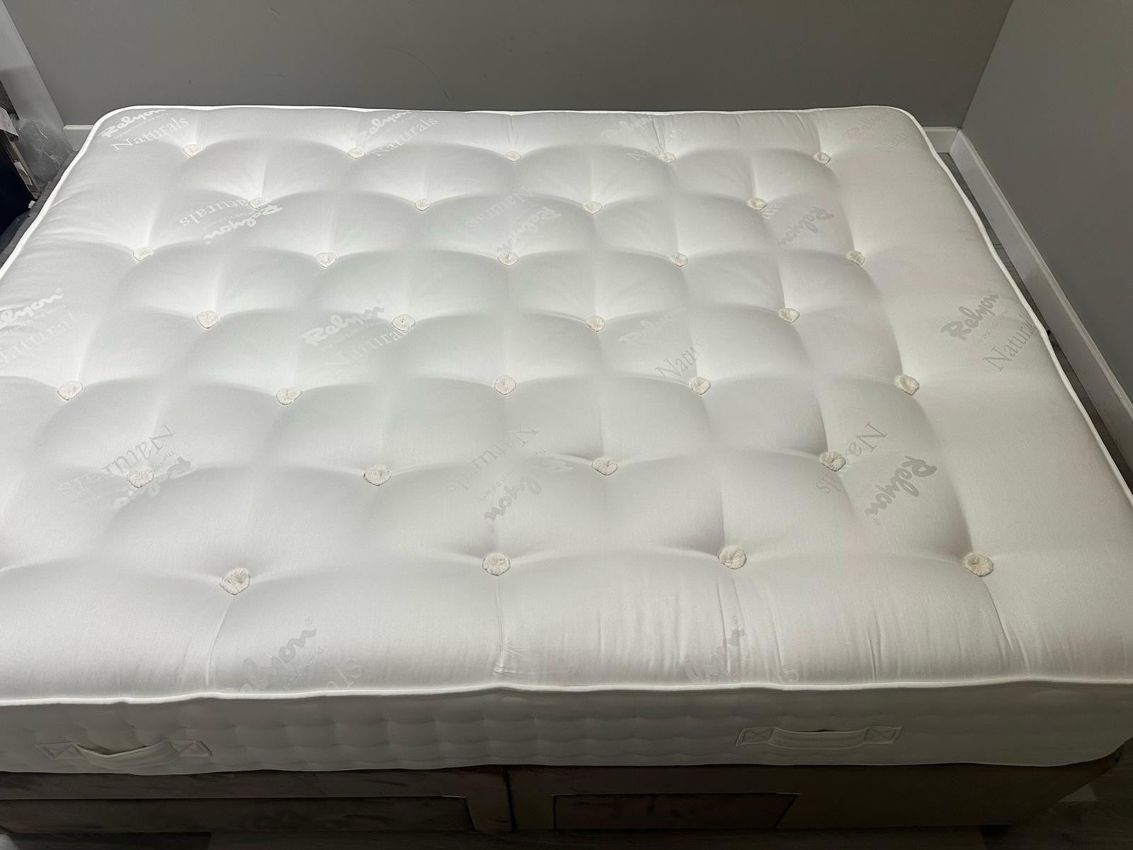 Relyon Pashmina  Luxury 2350 Pocket Mattress, 6FT Superking - RRP £1,799 - Home Furniture Interiors
