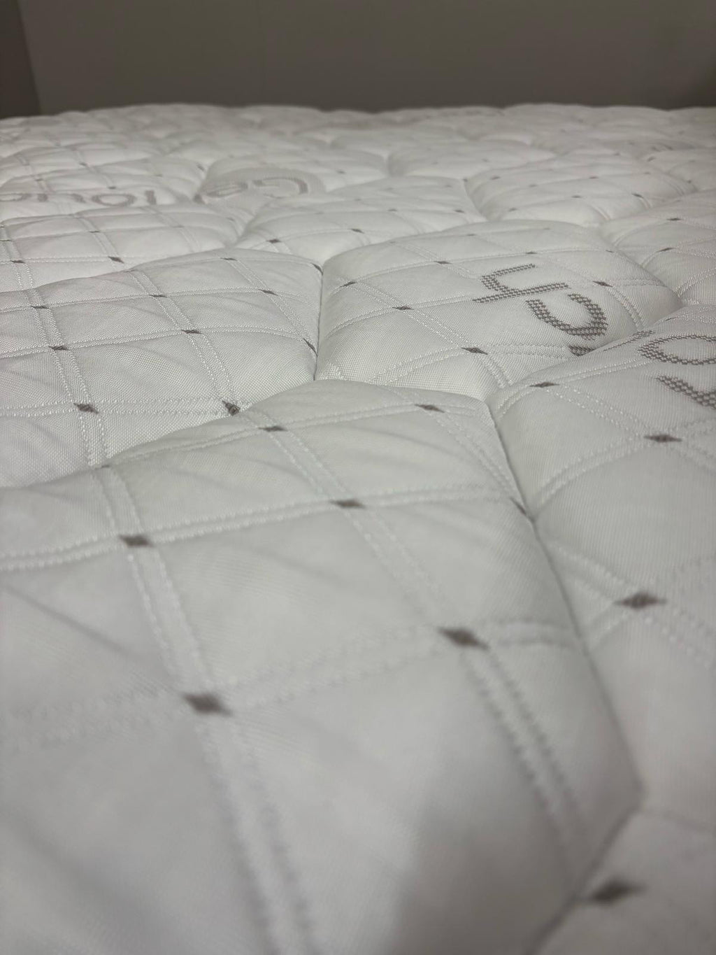 Sleepeezee GelTouch /Sensagel 3000 Pillowtop Mattress 6FT SuperKing - RRP £2,095