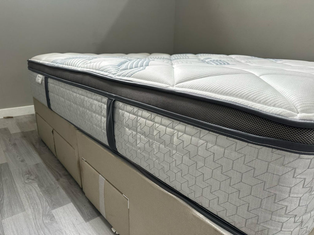 Sealy Elevate Ultra Bronte Medium 4FT 6 Double Mattress - RRP £1,899 B - Home Furniture Interiors