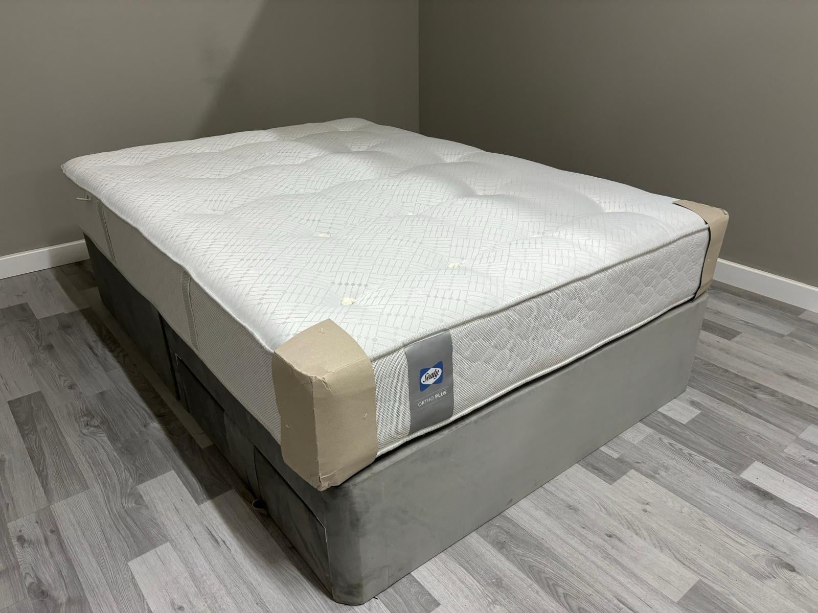 Sealy Steeple Ortho Plus 5FT Kingsize RRP £895 Best Price Online B - Home Furniture Interiors