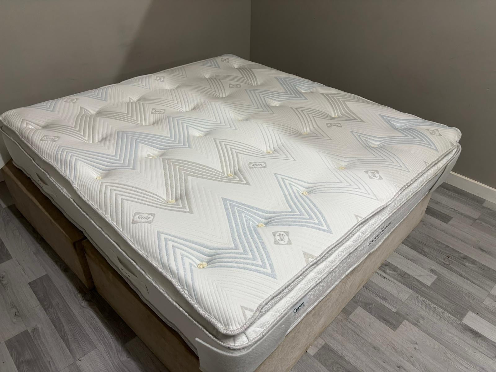 Sealy Sanctuary Oasis 6FT Superking Mattress RRP £1699 Best Price Online B - Home Furniture Interiors