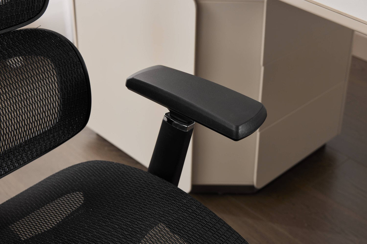 Elite Mesh Black Office Chair - Home Furniture Interiors