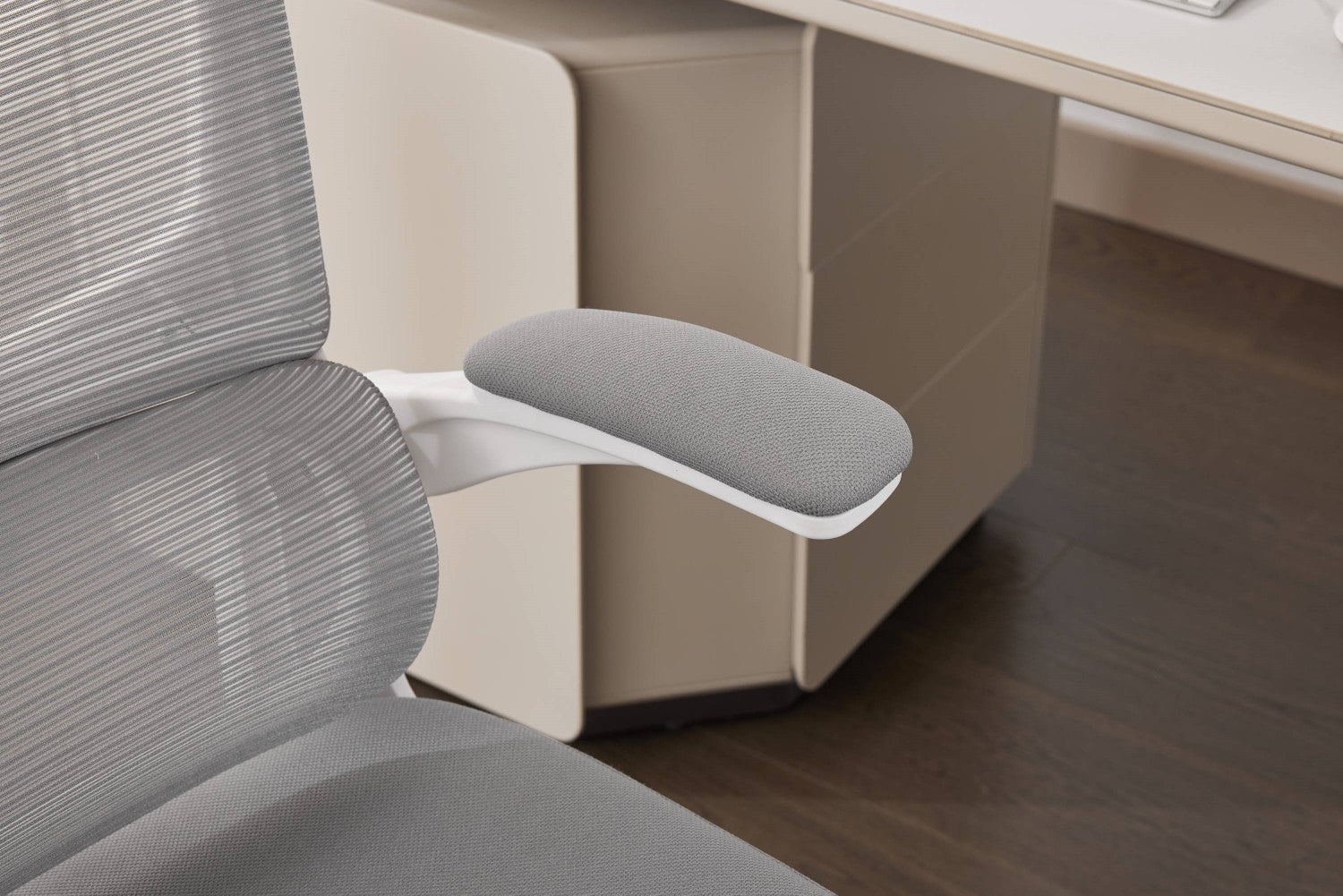 Supreme Mesh Grey White Office Chair - Home Furniture Interiors