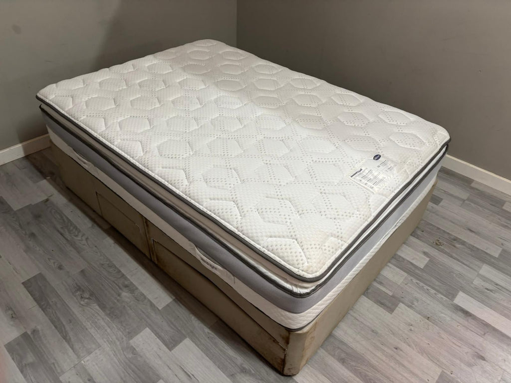 Silentnight 2000 Memory Cool Pillow Top Medium 4FT 6 Double Mattress RRP £799