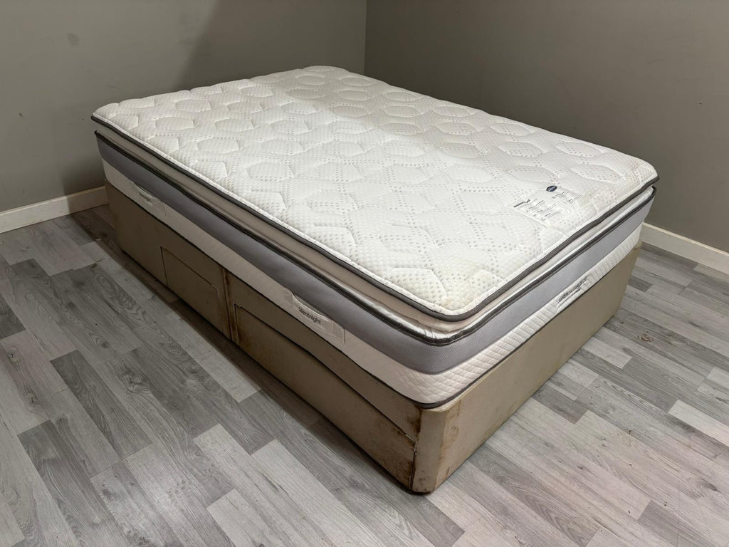 Silentnight 2000 Memory Cool Pillow Top Medium 4FT 6 Double Mattress RRP £799