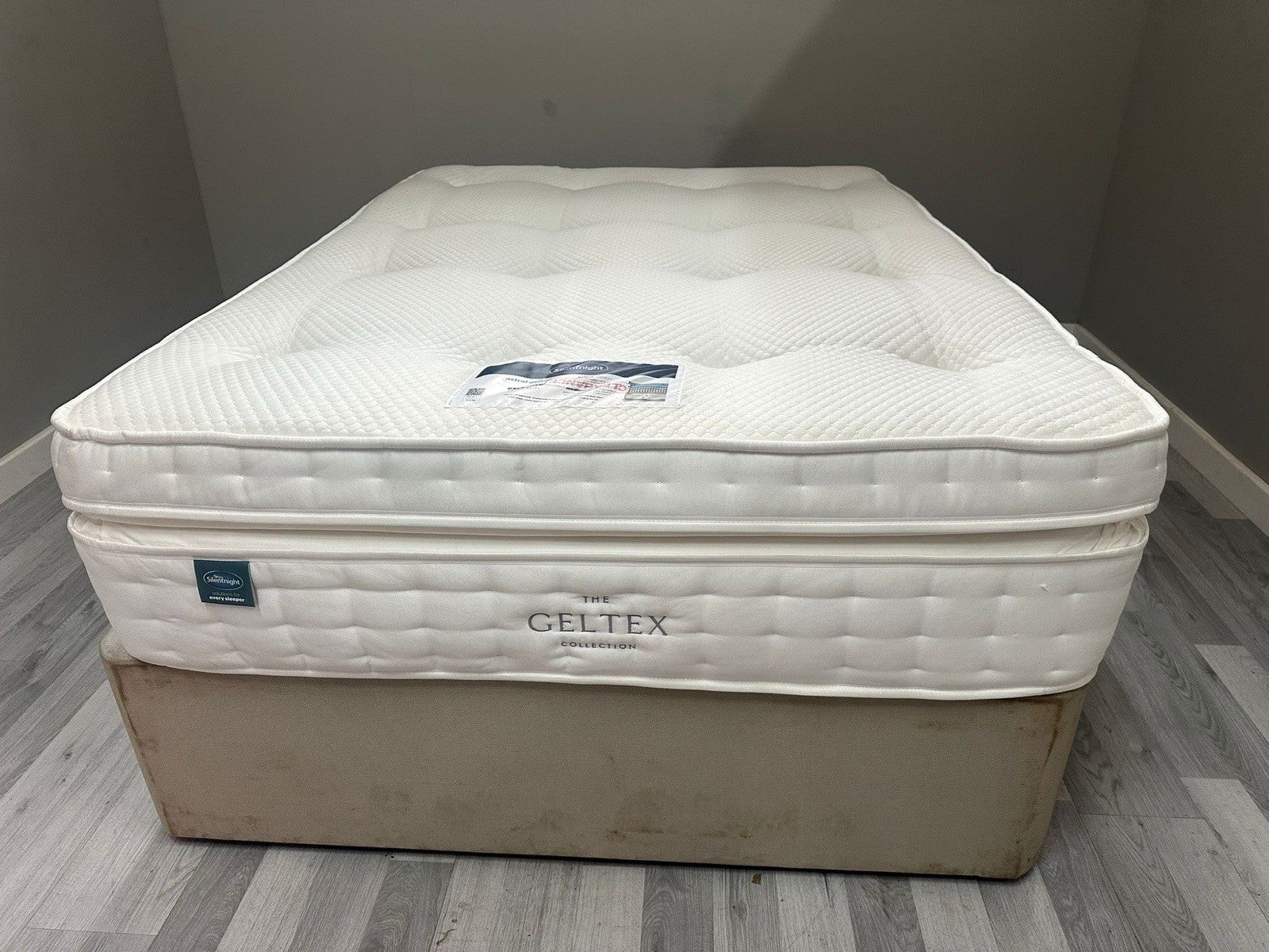 Silentnight Astral Geltex 3000 Pocket BoxTop 4ft 6 Double Mattress RRP £1499 B
