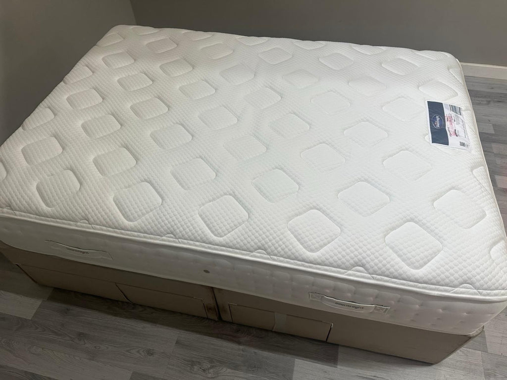 Silentnight Elisa Natural 1400 Pocket Firm 4ft 6 Double Mattress - RRP £899 B
