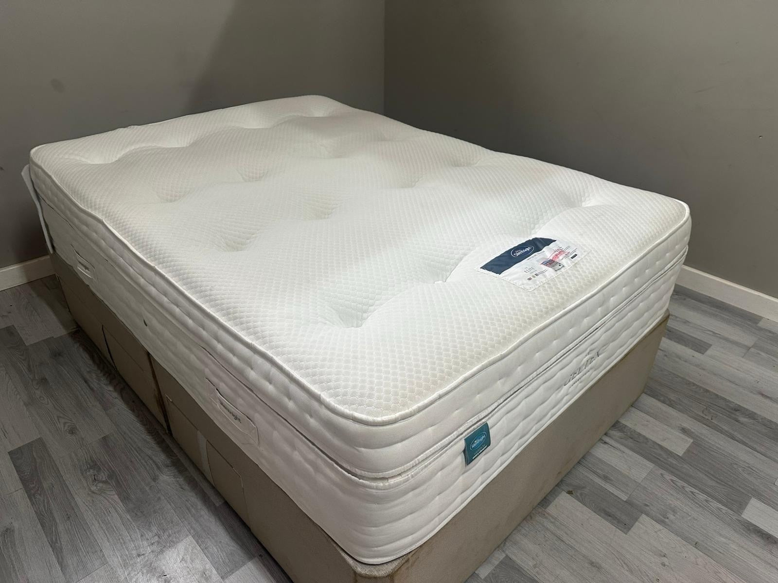 Silentnight Imperial Geltex 3000 Pocket BoxTop 4ft 6 Double Mattress RRP £1499 B