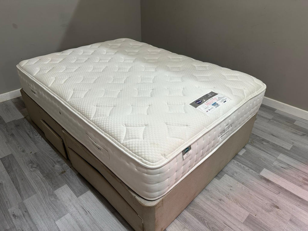 Silentnight Pastel Geltex 4FT 6 Double Mattress RRP £1299 B