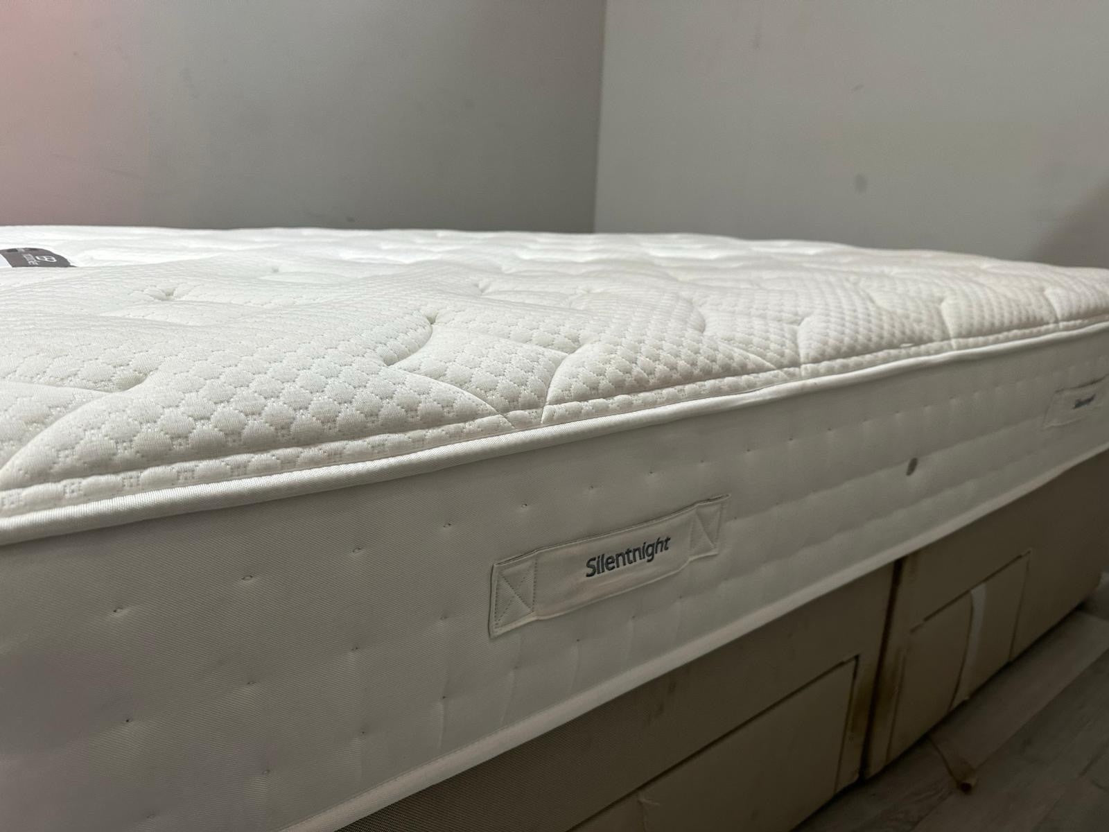 Silentnight Pastel Geltex 4FT 6 Double Mattress RRP £1299 B