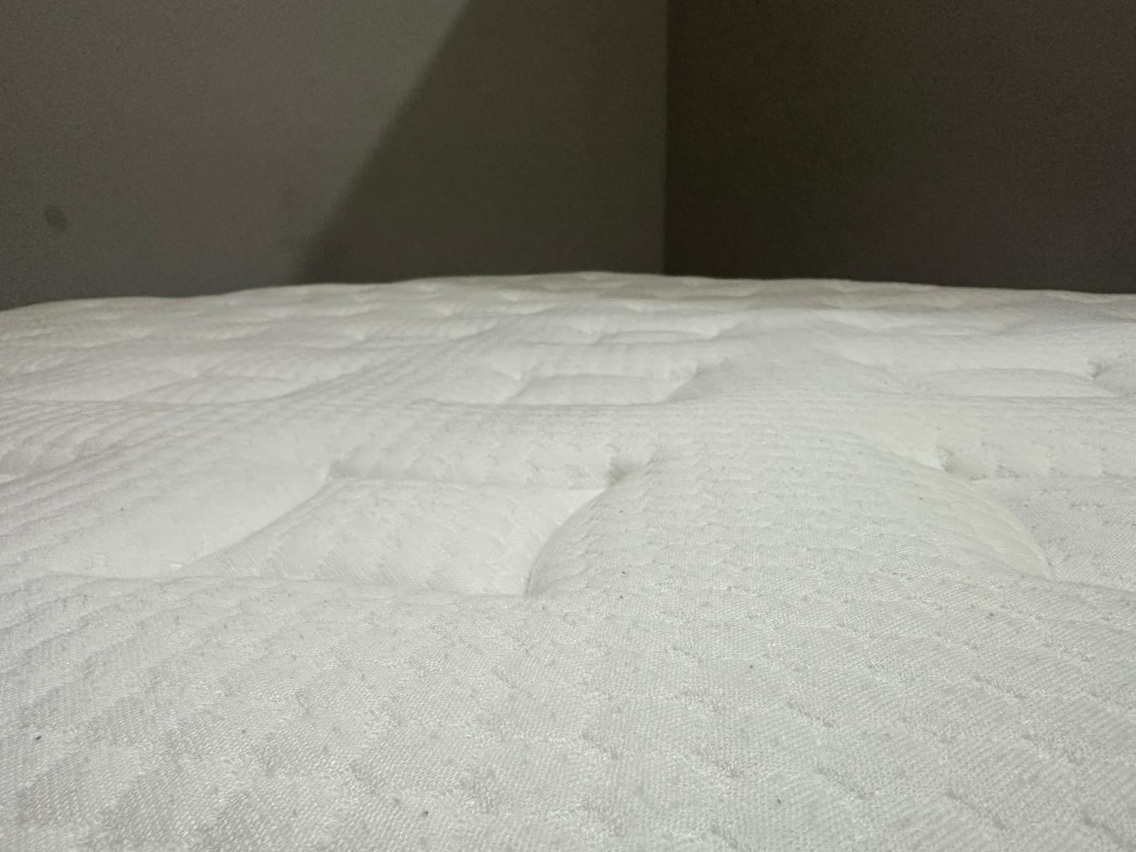 Silentnight Pastel Geltex 4FT 6 Double Mattress RRP £1299 B