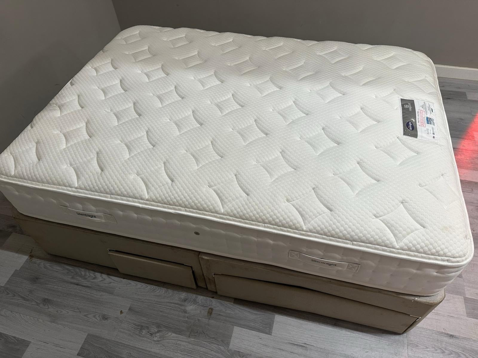 Silentnight Pastel Geltex 4FT 6 Double Mattress RRP £1299 B