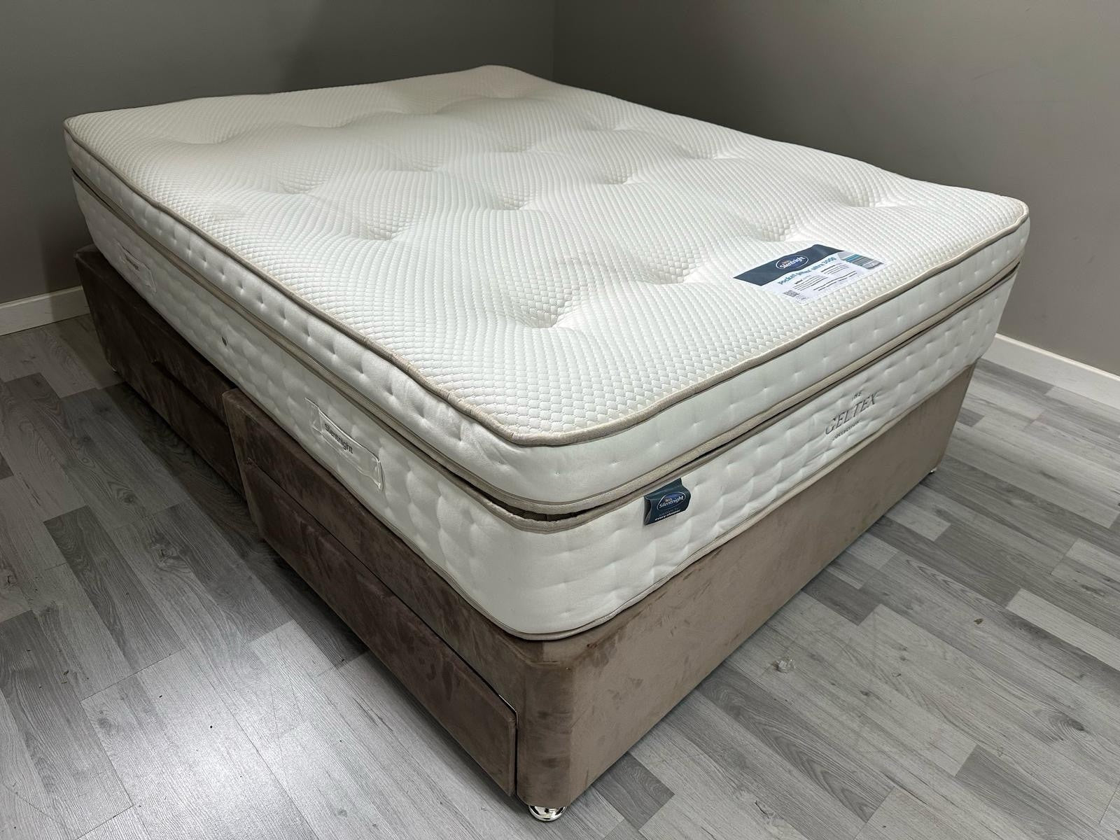 Silentnight Pocket Geltex 3000 Ultra BoxTop 4FT 6 Double Mattress - RRP £1599