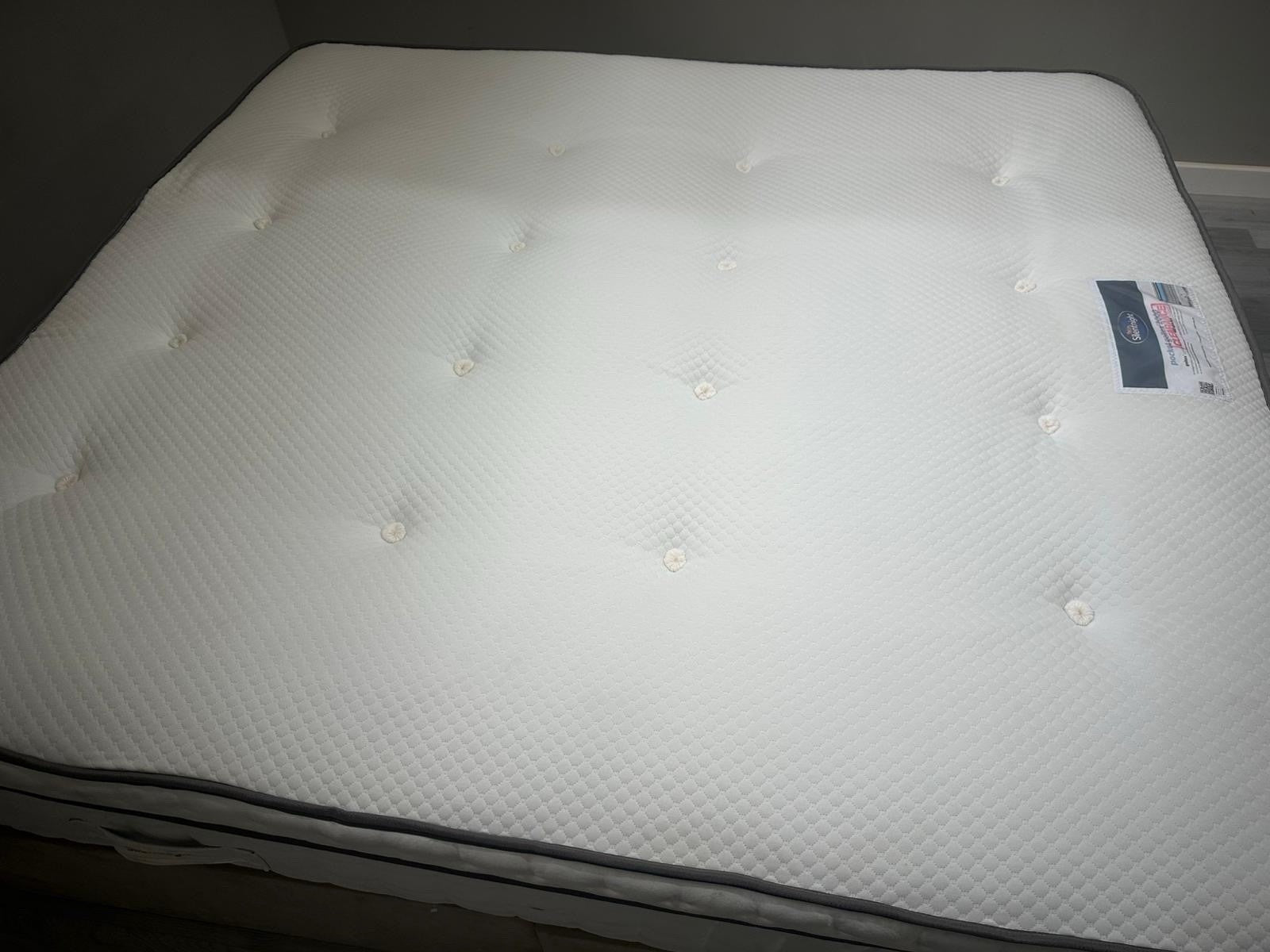 Silentnight Geltex 2000 BoxTop 5FT Kingsize Mattress RRP £1299 - Home Furniture Interiors