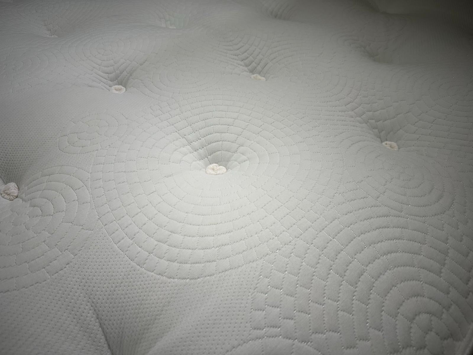 Silentnight Geltex 4000 Ultra BoxTop 5FT Kingsize Mattress RRP £1699