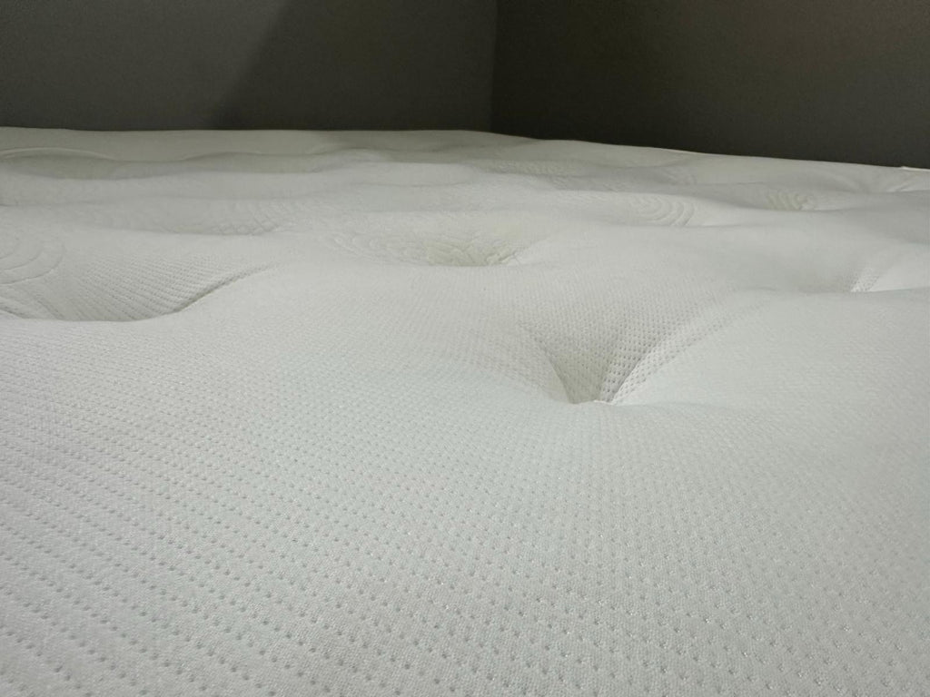 Silentnight Geltex 4000 Ultra BoxTop 5FT Kingsize Mattress RRP £1699