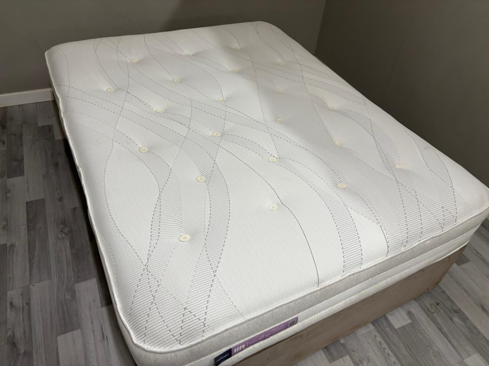 Silentnight Lift Breathe 1600 Pocket Mattress Kingsize 5FT RRP £1199 B - Home Furniture Interiors