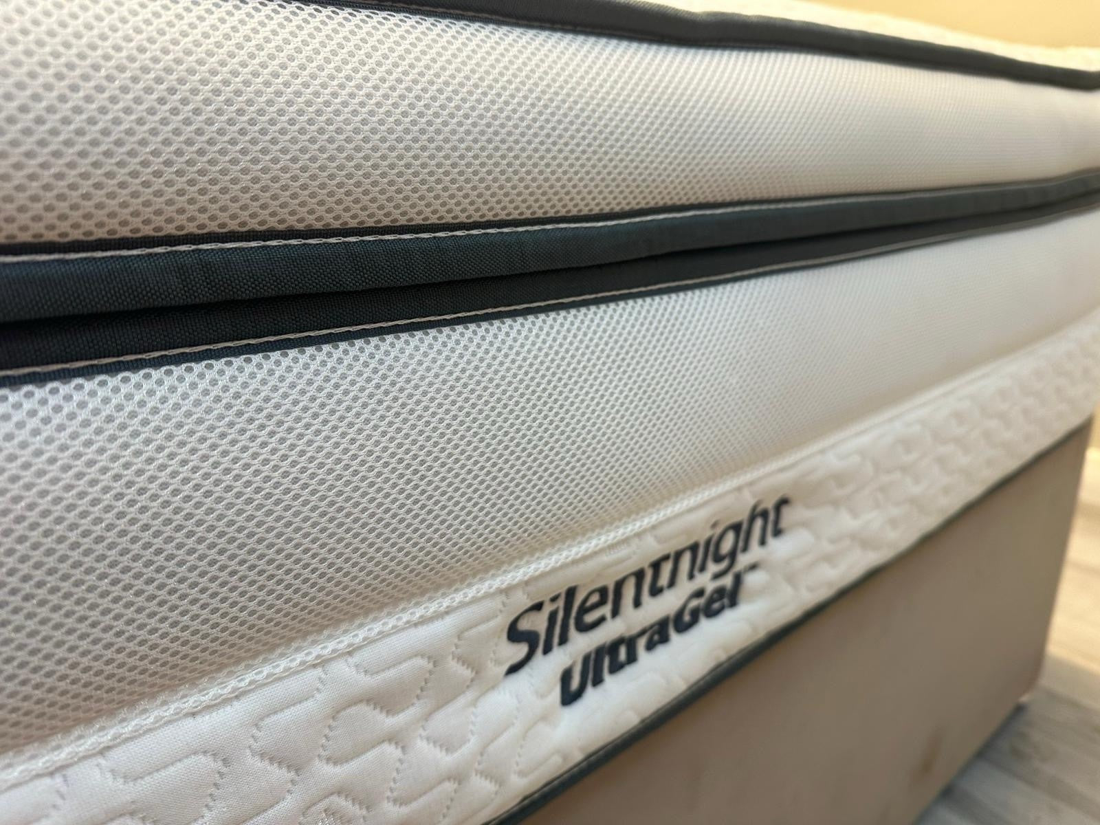 Silentnight UltraGel 2000 Pocket Box Top Mattress 5FT Kingsize RRP £1029