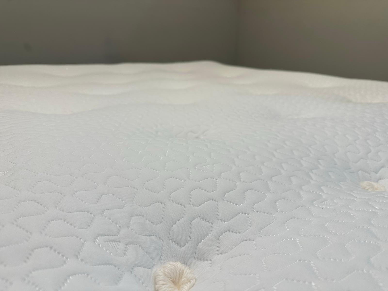 Silentnight UltraGel 2000 Pocket Box Top Mattress 5FT Kingsize RRP £1029