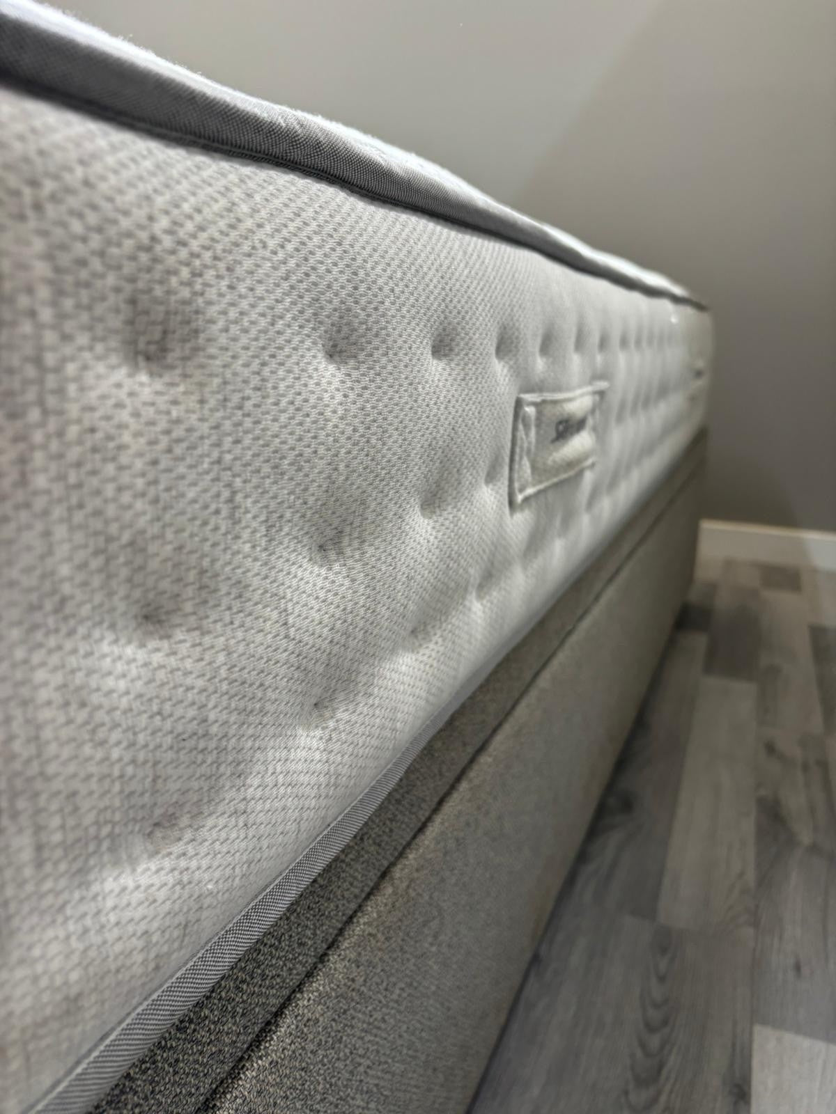 Silentnight Revitalise 1600 Ortho Pocket Mattress, 6FT Super king - RRP £895 - Home Furniture Interiors