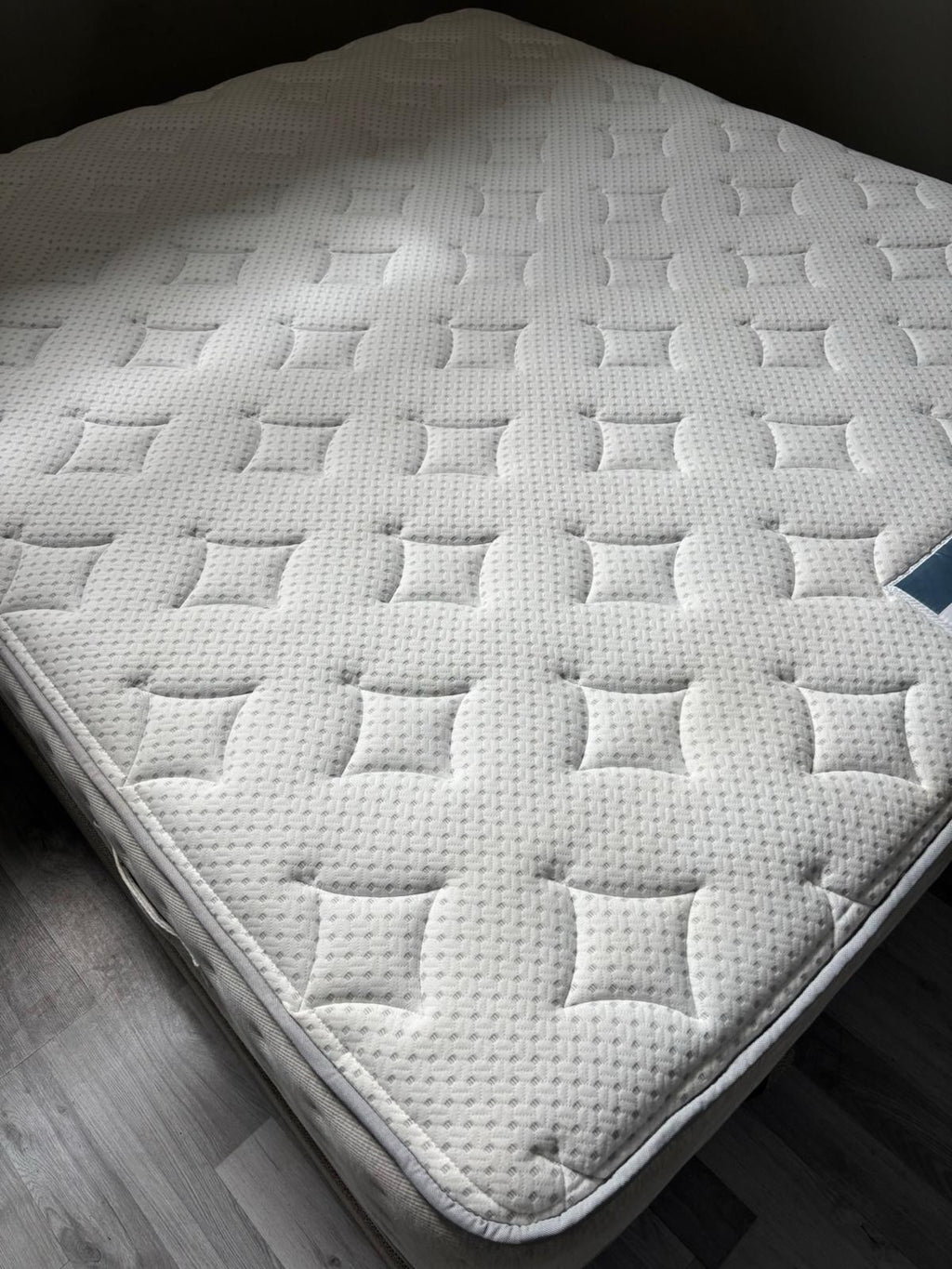 Silentnight Revitalise 1600 Ortho Pocket Mattress, 6FT Super king - RRP £895 - Home Furniture Interiors