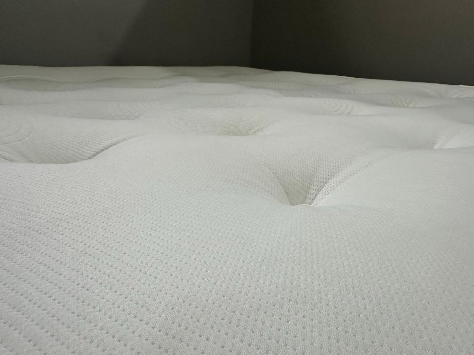 Silentnight Geltex 4000 Ultra BoxTop 6FT SuperKing Mattress RRP £1899 - Home Furniture Interiors
