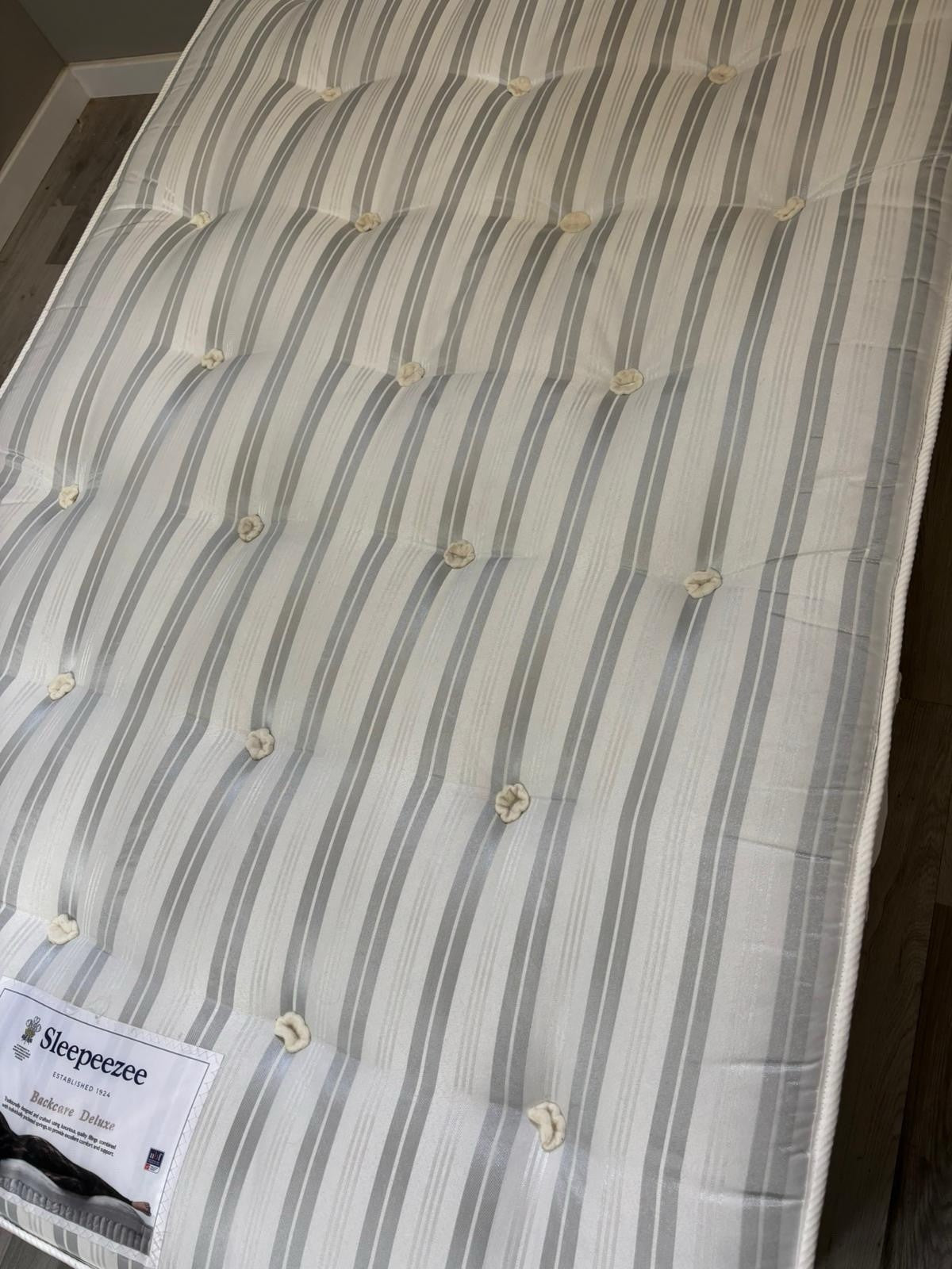 Sleepeezee Backcare Deluxe 4FT Small Double Mattress  - RRP £849 - Home Furniture Interiors