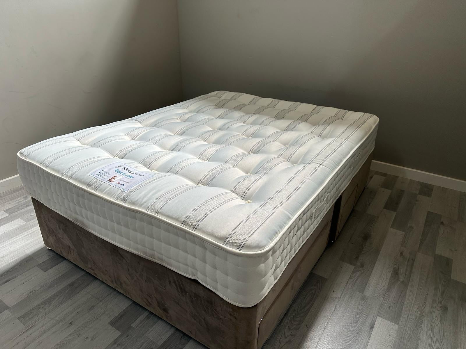Sleepeezee Backcare Ultra Firm 1600 5ft Kingsize Mattress  - RRP £899 B - Home Furniture Interiors
