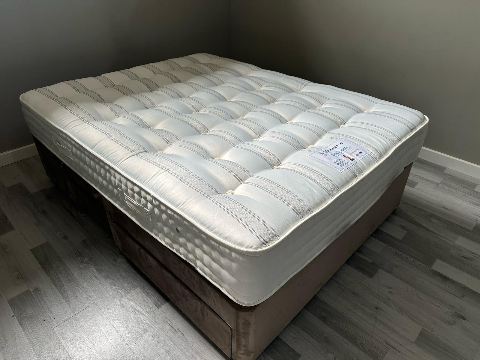 Sleepeezee Backcare Ultra Firm 1600 5ft Kingsize Mattress  - RRP £899 B - Home Furniture Interiors