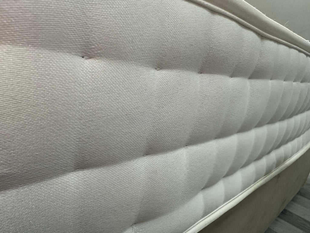 Sleepeezee Backcare Ultra Firm 1600 5ft Kingsize Mattress  - RRP £899 B - Home Furniture Interiors