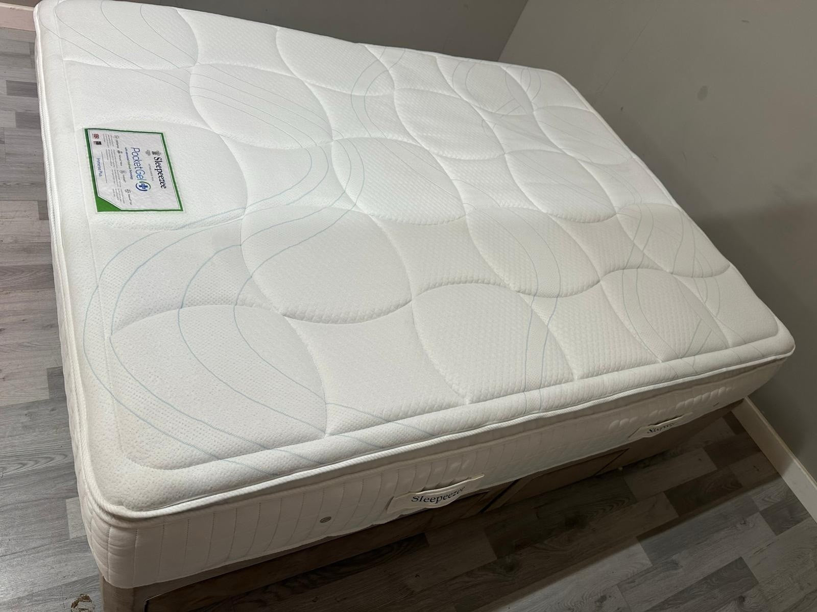 Sleepeezee Immerse Plus 2200 Pocket Pillow top Mattress Kingsize 5FT RRP £1899