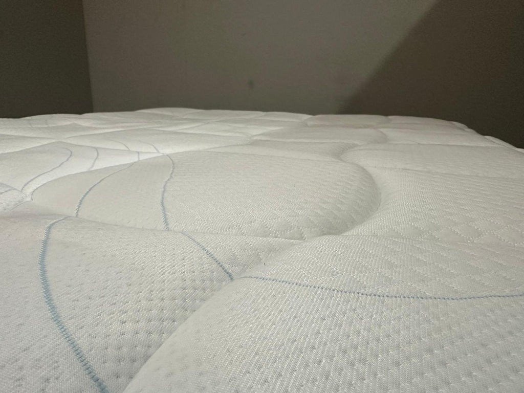 Sleepeezee Immerse Plus 2200 Pocket Pillow top Mattress Kingsize 5FT RRP £1899