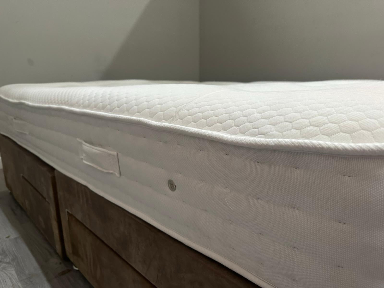 Sleepeezee Luxury 1400 Pocket 5ft Kingsize Mattress  - RRP £799 B