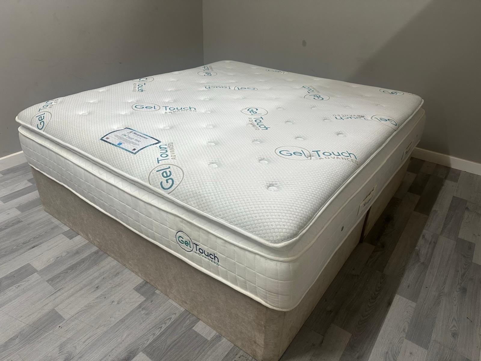 Sleepeezee Gel Touch / SensaGel 7500 / 9000 6FT Superking RRP £3199 B - Home Furniture Interiors