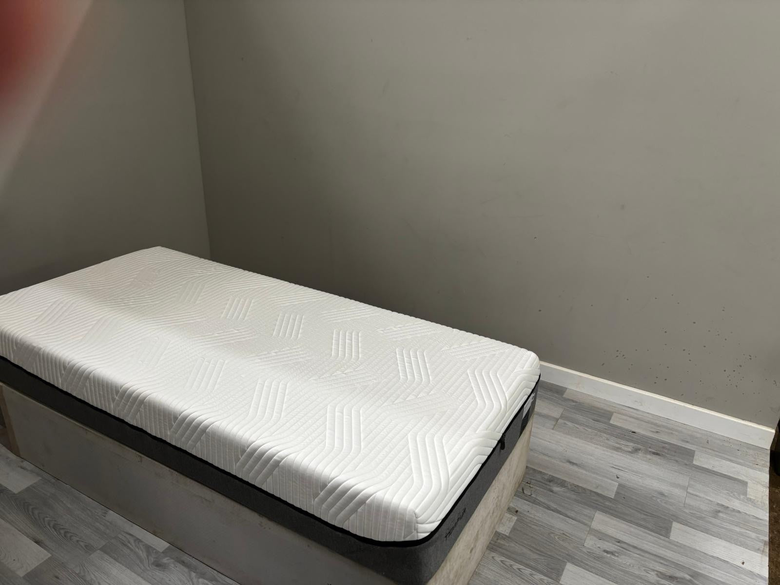 Tempur Firm Elite 3FT Single 90cm 190cm Mattress RRP £1599 Best price online B - Home Furniture Interiors