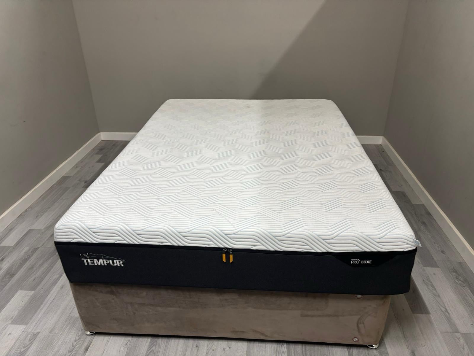 TEMPUR Pro Luxe SmartCool Medium 4FT 6 Double Mattress RRP £2699 B